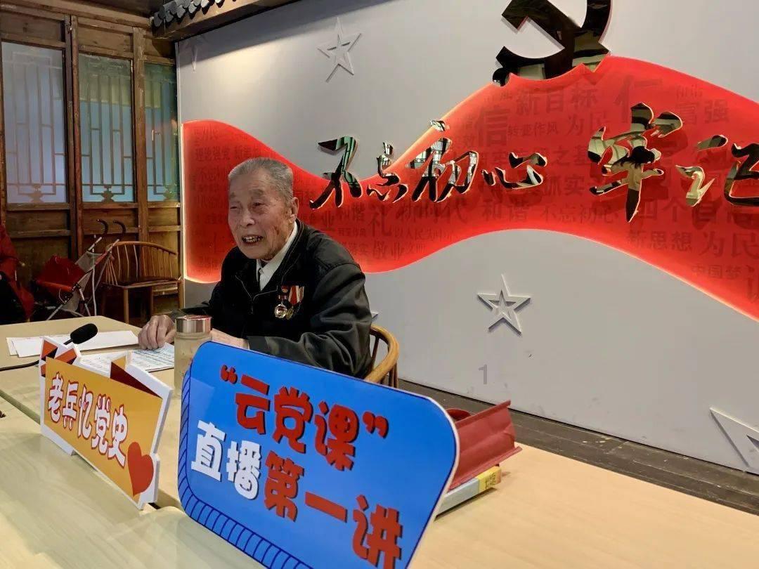 月子期间，饮食方面要做好哪些准备？